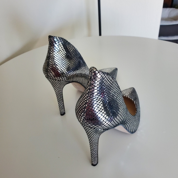 Pumps 4 Inch - Picture 2 of 4